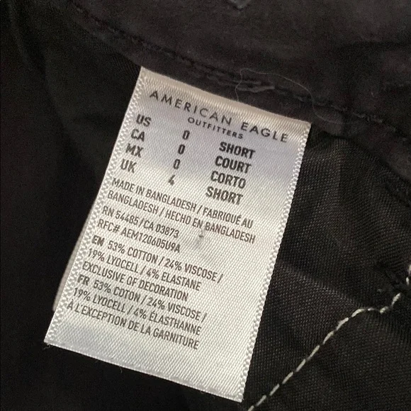 American eagle black khaki jeans size 0short 
Black Slim Fit Pants - Picture 2 of 4